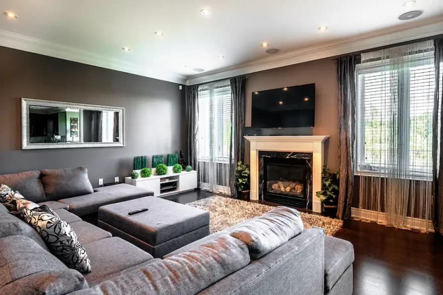 Gorgeous Family Home -Pond Facing w/Huge Backyard