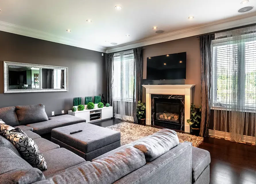 Gorgeous Family Home -Pond Facing w/Huge Backyard