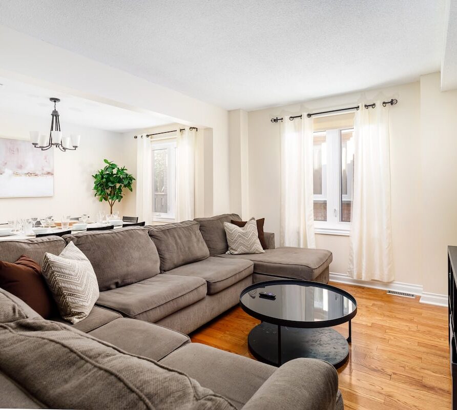 Large & Quiet 4BR 2.5 Bath Home in Great Location!